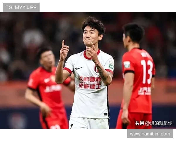 申花与成都战至0-0 韦世豪伤退罗慕洛精彩造险未果