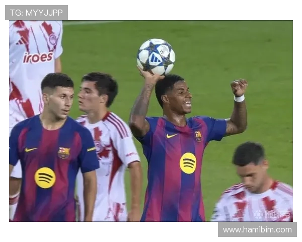 费尔明职业生涯首次上演戴帽好戏赛后开心带走比赛用球纪念辉煌时刻